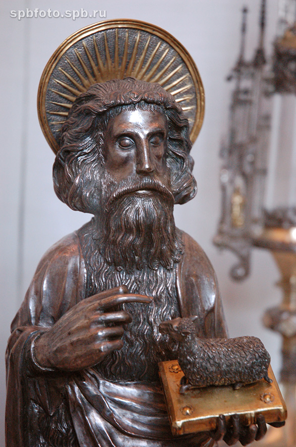 Реликварий в виде фигуры Иоанна Крестителя.