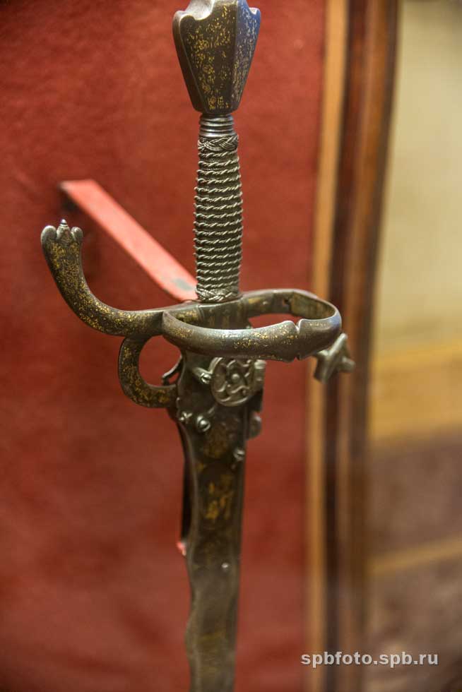 Рыцарский зал. Шпага с пистолетом. Франция ок.1574-1585 гг.