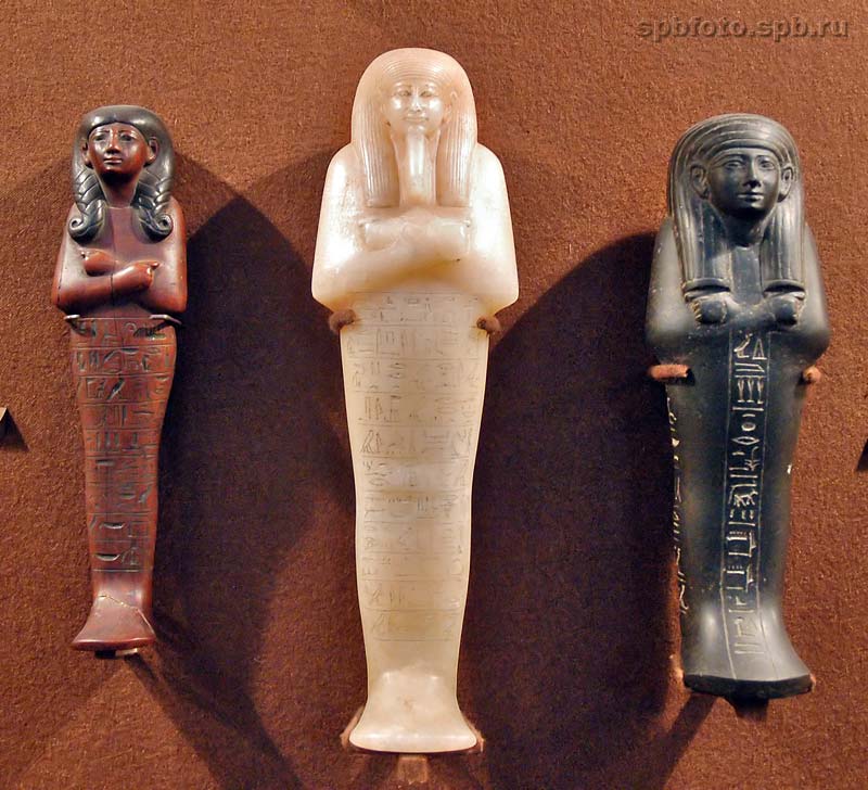 Заупокойные статуэтки. Зал Древнего Египта. Экспонаты Эрмитажа.
